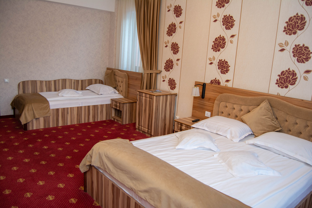 Cameră triplă – Pensiunea Ayana